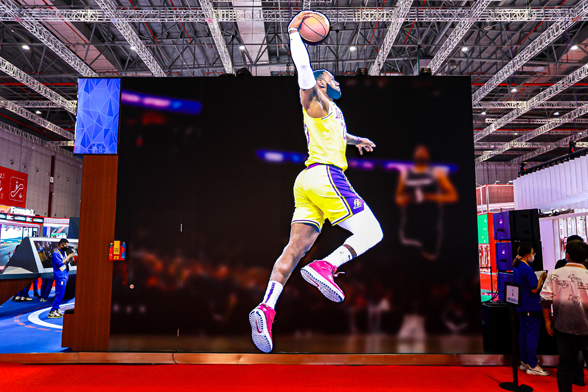 NBA展台展示篮球非凡魅力
